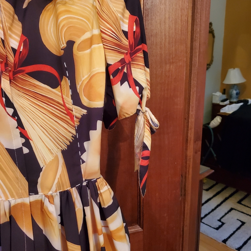 Dress - Picture 6 of 16